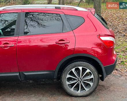 Красный Ниссан Кашкай, объемом двигателя 2 л и пробегом 196 тыс. км за 11790 $, фото 6 на Automoto.ua