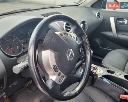 Красный Ниссан Кашкай, объемом двигателя 2 л и пробегом 90 тыс. км за 11500 $, фото 9 на Automoto.ua