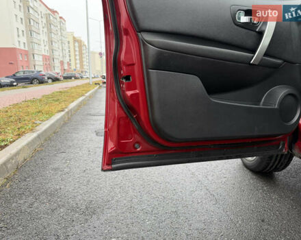 Красный Ниссан Кашкай, объемом двигателя 1.6 л и пробегом 86 тыс. км за 12999 $, фото 26 на Automoto.ua