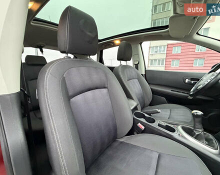 Красный Ниссан Кашкай, объемом двигателя 1.6 л и пробегом 86 тыс. км за 12999 $, фото 62 на Automoto.ua