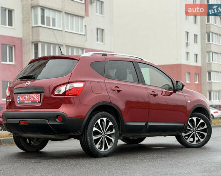 Красный Ниссан Кашкай, объемом двигателя 1.6 л и пробегом 86 тыс. км за 12999 $, фото 6 на Automoto.ua