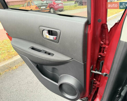 Красный Ниссан Кашкай, объемом двигателя 1.6 л и пробегом 86 тыс. км за 12999 $, фото 40 на Automoto.ua