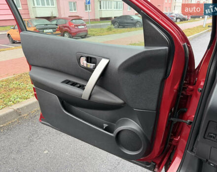 Красный Ниссан Кашкай, объемом двигателя 1.6 л и пробегом 86 тыс. км за 12999 $, фото 28 на Automoto.ua