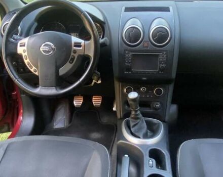 Красный Ниссан Кашкай, объемом двигателя 1.6 л и пробегом 164 тыс. км за 12500 $, фото 2 на Automoto.ua