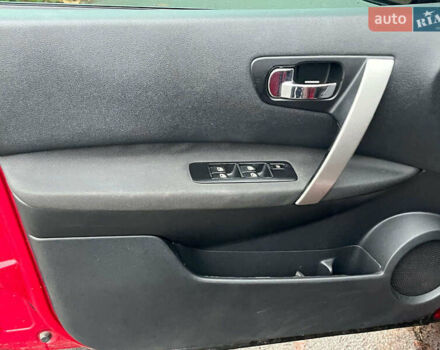 Красный Ниссан Кашкай, объемом двигателя 2 л и пробегом 196 тыс. км за 11790 $, фото 26 на Automoto.ua