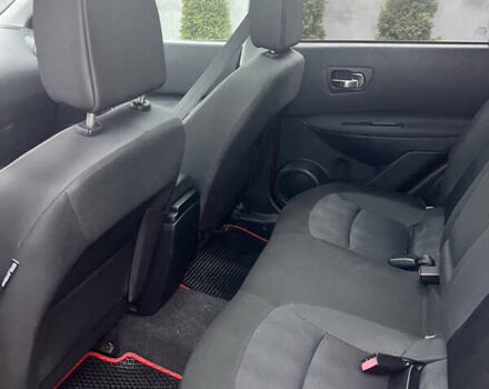 Красный Ниссан Кашкай, объемом двигателя 2 л и пробегом 210 тыс. км за 10300 $, фото 5 на Automoto.ua