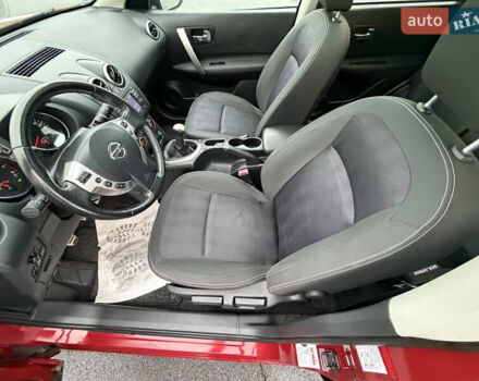 Красный Ниссан Кашкай, объемом двигателя 1.6 л и пробегом 86 тыс. км за 12999 $, фото 44 на Automoto.ua