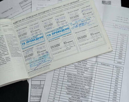 Красный Ниссан Кашкай, объемом двигателя 2 л и пробегом 162 тыс. км за 6400 $, фото 14 на Automoto.ua