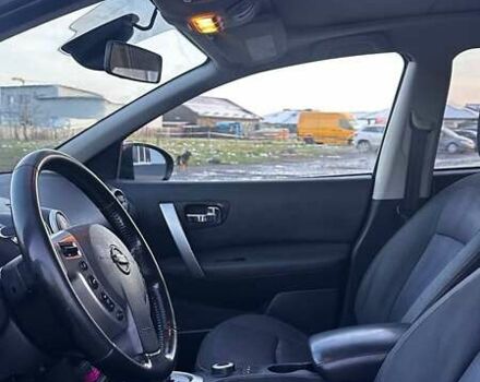 Красный Ниссан Кашкай, объемом двигателя 2 л и пробегом 355 тыс. км за 11200 $, фото 9 на Automoto.ua