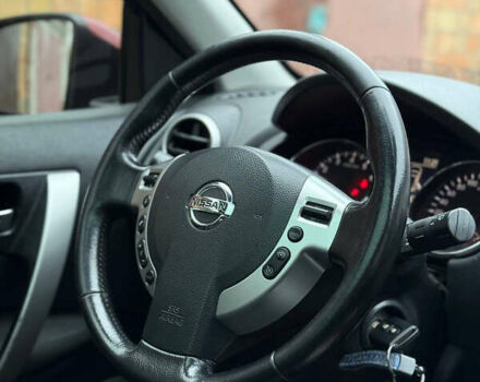 Красный Ниссан Кашкай, объемом двигателя 2 л и пробегом 162 тыс. км за 6400 $, фото 4 на Automoto.ua