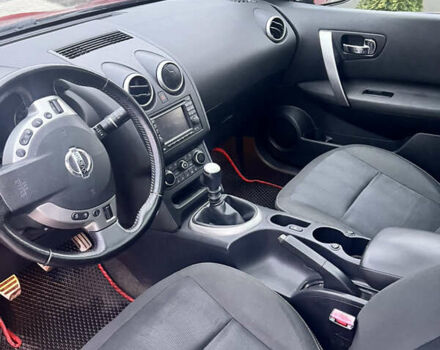 Красный Ниссан Кашкай, объемом двигателя 2 л и пробегом 210 тыс. км за 10300 $, фото 4 на Automoto.ua