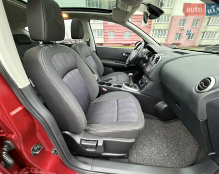 Красный Ниссан Кашкай, объемом двигателя 1.6 л и пробегом 86 тыс. км за 12999 $, фото 61 на Automoto.ua