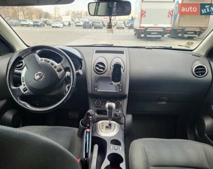 Красный Ниссан Кашкай, объемом двигателя 2 л и пробегом 90 тыс. км за 11500 $, фото 17 на Automoto.ua