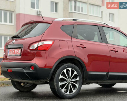 Красный Ниссан Кашкай, объемом двигателя 1.6 л и пробегом 86 тыс. км за 12999 $, фото 5 на Automoto.ua