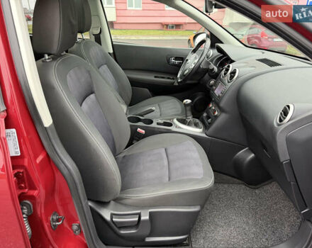 Красный Ниссан Кашкай, объемом двигателя 1.6 л и пробегом 86 тыс. км за 12999 $, фото 51 на Automoto.ua