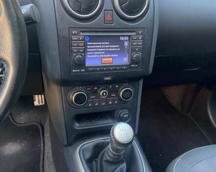 Красный Ниссан Кашкай, объемом двигателя 1.6 л и пробегом 164 тыс. км за 12500 $, фото 4 на Automoto.ua