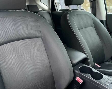 Красный Ниссан Кашкай, объемом двигателя 1.6 л и пробегом 116 тыс. км за 11200 $, фото 23 на Automoto.ua