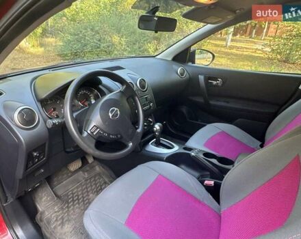 Красный Ниссан Кашкай, объемом двигателя 1.6 л и пробегом 81 тыс. км за 13800 $, фото 9 на Automoto.ua