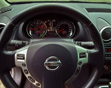 Красный Ниссан Кашкай, объемом двигателя 2 л и пробегом 63 тыс. км за 11800 $, фото 6 на Automoto.ua
