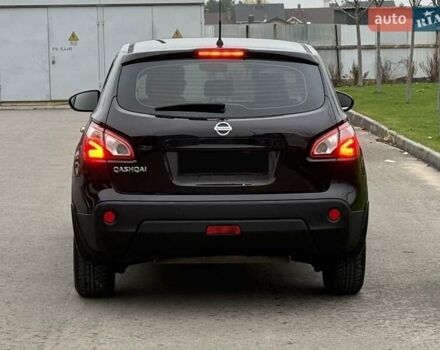 Красный Ниссан Кашкай, объемом двигателя 2 л и пробегом 63 тыс. км за 11800 $, фото 3 на Automoto.ua