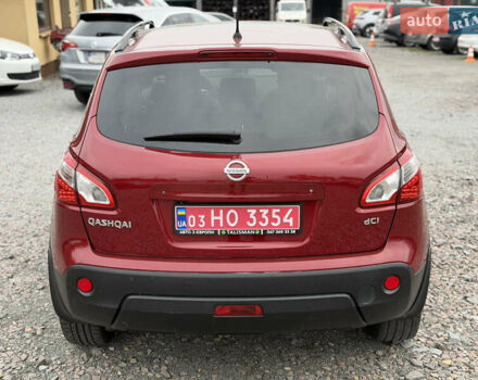 Красный Ниссан Кашкай, объемом двигателя 1.5 л и пробегом 140 тыс. км за 12800 $, фото 5 на Automoto.ua