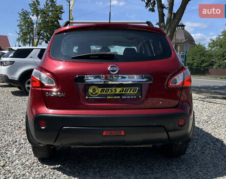 Красный Ниссан Кашкай, объемом двигателя 1.6 л и пробегом 116 тыс. км за 11200 $, фото 4 на Automoto.ua