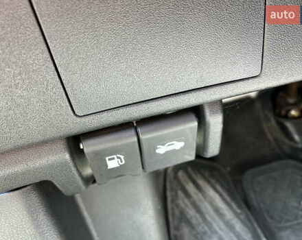 Красный Ниссан Кашкай, объемом двигателя 1.6 л и пробегом 116 тыс. км за 11200 $, фото 17 на Automoto.ua