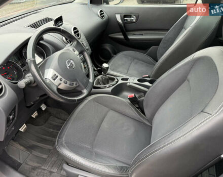 Красный Ниссан Кашкай, объемом двигателя 1.5 л и пробегом 140 тыс. км за 12800 $, фото 13 на Automoto.ua