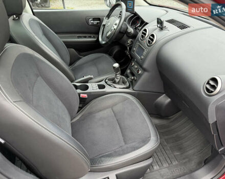 Красный Ниссан Кашкай, объемом двигателя 1.5 л и пробегом 140 тыс. км за 12800 $, фото 16 на Automoto.ua