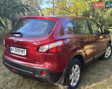 Красный Ниссан Кашкай, объемом двигателя 1.6 л и пробегом 81 тыс. км за 13800 $, фото 4 на Automoto.ua