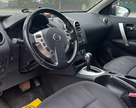 Красный Ниссан Кашкай, объемом двигателя 1.6 л и пробегом 116 тыс. км за 11200 $, фото 7 на Automoto.ua