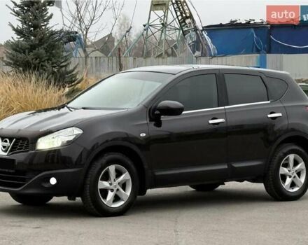 Красный Ниссан Кашкай, объемом двигателя 2 л и пробегом 63 тыс. км за 11800 $, фото 4 на Automoto.ua