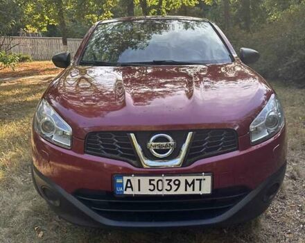 Красный Ниссан Кашкай, объемом двигателя 1.6 л и пробегом 81 тыс. км за 13800 $, фото 2 на Automoto.ua