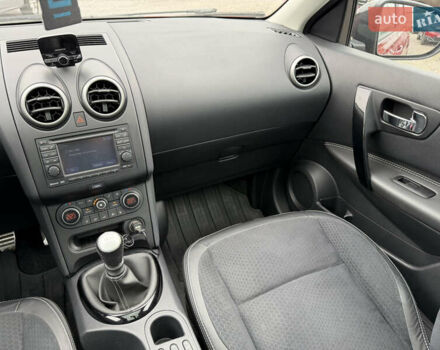 Красный Ниссан Кашкай, объемом двигателя 1.5 л и пробегом 140 тыс. км за 12800 $, фото 25 на Automoto.ua