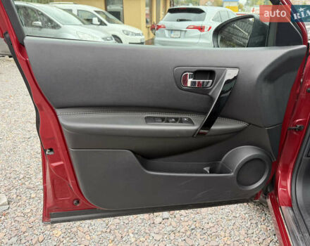 Красный Ниссан Кашкай, объемом двигателя 1.5 л и пробегом 140 тыс. км за 12800 $, фото 14 на Automoto.ua