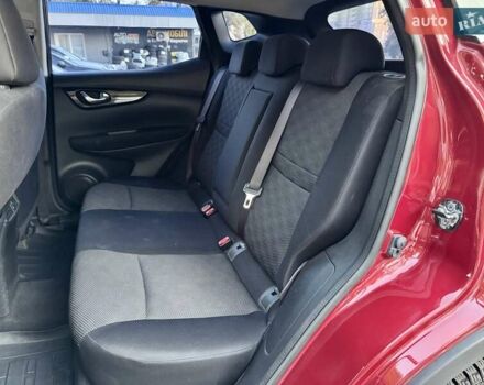 Красный Ниссан Кашкай, объемом двигателя 1.2 л и пробегом 212 тыс. км за 11700 $, фото 7 на Automoto.ua