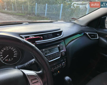 Красный Ниссан Кашкай, объемом двигателя 1.6 л и пробегом 126 тыс. км за 15300 $, фото 13 на Automoto.ua