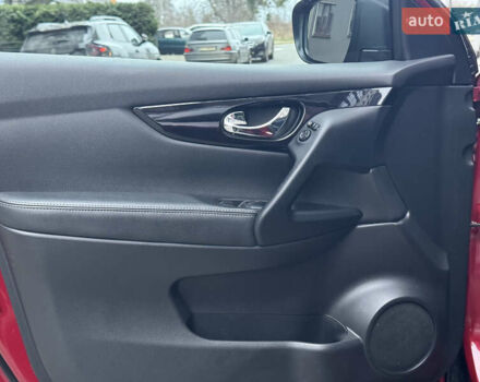 Красный Ниссан Кашкай, объемом двигателя 1.6 л и пробегом 217 тыс. км за 14950 $, фото 45 на Automoto.ua