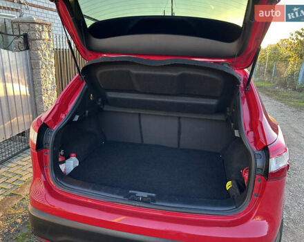 Красный Ниссан Кашкай, объемом двигателя 1.6 л и пробегом 126 тыс. км за 15300 $, фото 7 на Automoto.ua