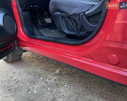 Красный Ниссан Кашкай, объемом двигателя 1.6 л и пробегом 126 тыс. км за 15300 $, фото 11 на Automoto.ua