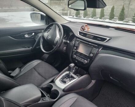 Красный Ниссан Кашкай, объемом двигателя 1.6 л и пробегом 125 тыс. км за 13500 $, фото 13 на Automoto.ua