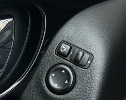 Красный Ниссан Кашкай, объемом двигателя 1.6 л и пробегом 217 тыс. км за 14950 $, фото 33 на Automoto.ua