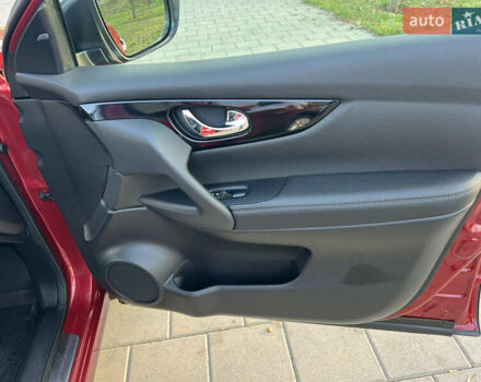 Красный Ниссан Кашкай, объемом двигателя 1.6 л и пробегом 105 тыс. км за 16600 $, фото 56 на Automoto.ua