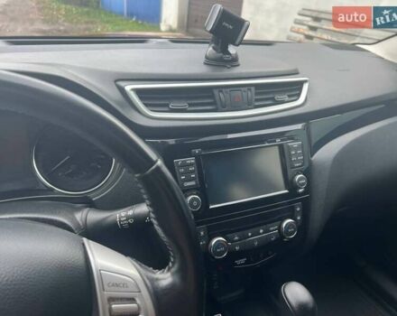 Красный Ниссан Кашкай, объемом двигателя 1.2 л и пробегом 85 тыс. км за 15500 $, фото 12 на Automoto.ua