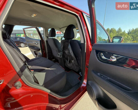 Червоний Ніссан Кашкай, об'ємом двигуна 1.2 л та пробігом 56 тис. км за 15000 $, фото 14 на Automoto.ua