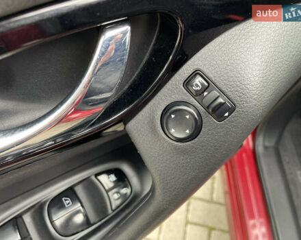 Ниссан Кашкай 2017 в Мукачеве на Automoto.ua Красный Ниссан Кашкай, объемом двигателя 1.6 л и пробегом 133 тыс. км за 14900 $, фото 16 на Automoto.ua