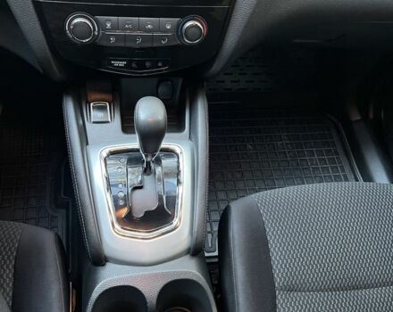 Красный Ниссан Кашкай, объемом двигателя 1.2 л и пробегом 130 тыс. км за 13900 $, фото 19 на Automoto.ua