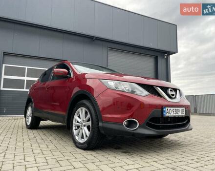 Ниссан Кашкай 2017 в Мукачеве на Automoto.ua Красный Ниссан Кашкай, объемом двигателя 1.6 л и пробегом 133 тыс. км за 14900 $, фото 7 на Automoto.ua