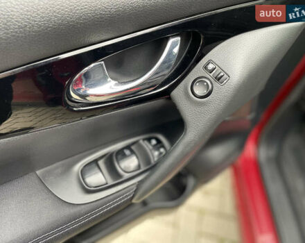 Ниссан Кашкай 2017 в Мукачеве на Automoto.ua Красный Ниссан Кашкай, объемом двигателя 1.6 л и пробегом 133 тыс. км за 14900 $, фото 15 на Automoto.ua