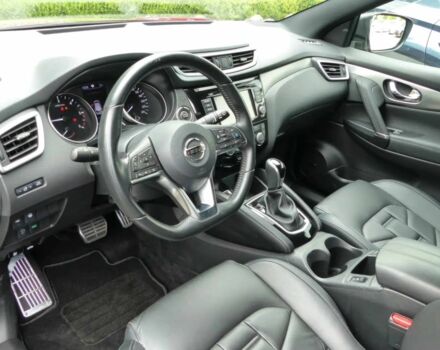 Красный Ниссан Кашкай, объемом двигателя 1.4 л и пробегом 44 тыс. км за 12000 $, фото 5 на Automoto.ua